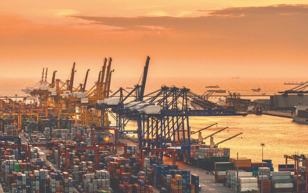 越南总理部署多项措施推动2026年出口增长 应对全球贸易波动